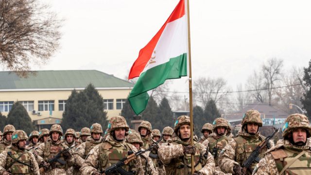 خبرگزاری غیردولتی تاجیکستان از زخمی شدن دو نظامی تاجیک و چهار ساکن محلی اسفره خبر داده