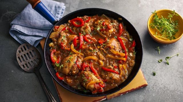 Швидке рагу з куркою та овочами - BBC News Україна