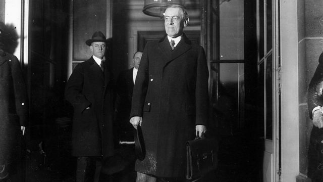 Durante su estancia en París para negociar el Tratado de Versalles, Woodrow Wilson cayó enfermo por la llamada Gripe española. GETTY IMAGES