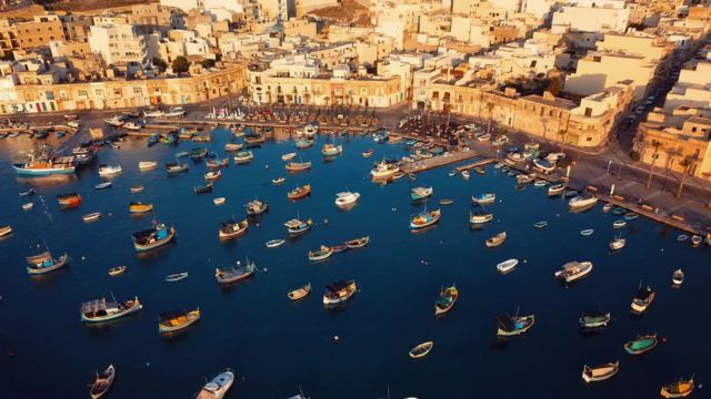 马耳他的马萨什洛克港（Marsaxlokk）鸟瞰图（Image credit: Felix Cesare/Getty Images）(photo:BBC)