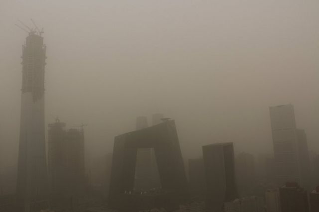 北京遭遇嚴重沙塵暴上海發出污染警示 c News 中文