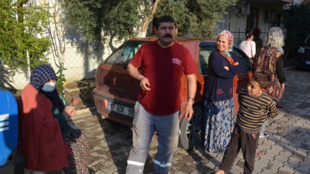 Panik olan kimi vatandaşlar sokaklara çıktı