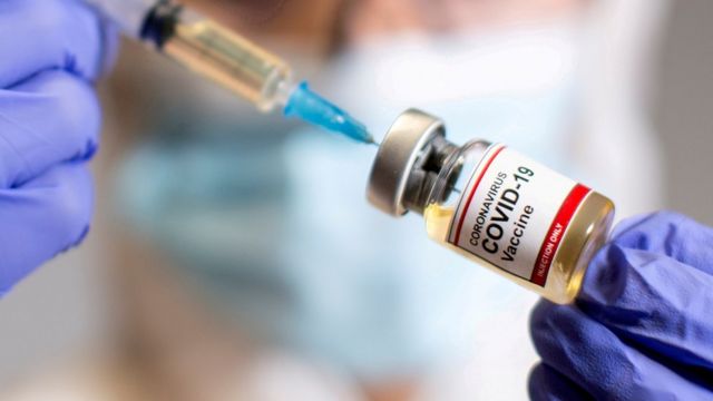 Дайджест: США готовят прививки от коронавируса для 100 млн человек, Франция  будет закрывать мечети за экстремизм - BBC News Русская служба