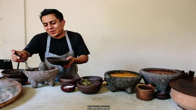 Chef Ricardo Arellano uses the ants to make a sauce flavoured with chili and avocado leaves