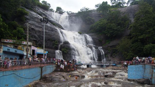 குற்றாலம் செல்கிறீர்களா! ஆர்ப்பரிக்கும் அருவிகளை பற்றி அவசியம் தெரிந்துகொள்ள வேண்டிய தகவல்கள்