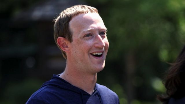 Facebook, das Mark Zuckerberg gehört, hat Anfang dieses Jahres zum ersten Mal in seiner 18-jährigen Geschichte Follower verloren.