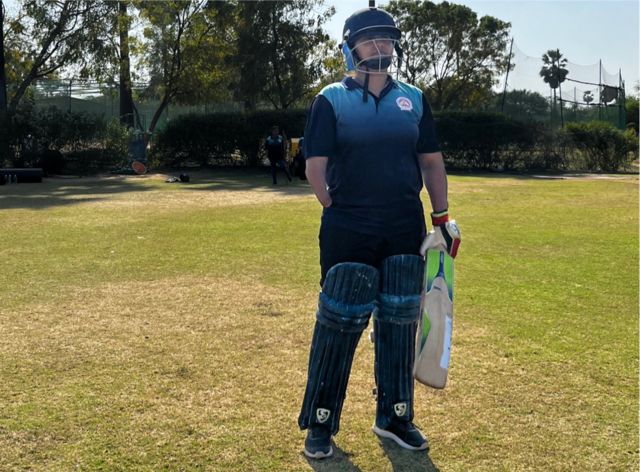 மாற்றுத் திறனாளி பெண் கிரிக்கெட்