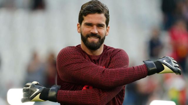 Alisson Becker na daf da komawa tsare ragar Liverpool - BBC News Hausa