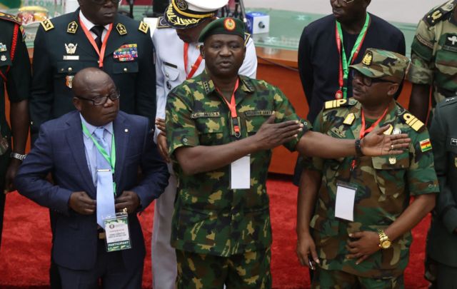 Nijer'de darbe: Batı Afrika ülkeleri darbe yönetimine ültimatom verdi - BBC News Türkçe