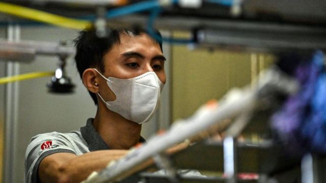 Vietnam, labours, electronics