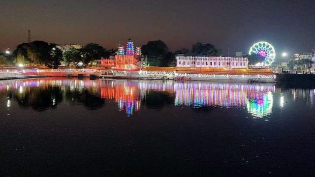 जनकपुरधामस्थित धनुषसागर पोखरी