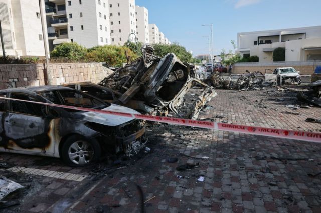 Улица в Ашкелоне после обстрела из Газы утром 7 октября