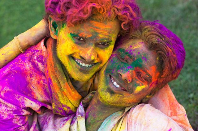 தன்பாலின ஈர்ப்ப்பாளர்கள் திருமணத்துக்கு உச்சநீதிமன்றம் தடை