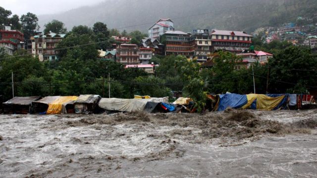 भारतको बाढीपहिरोमा नेपाली पनि परे, के गर्दै छ दूतावास