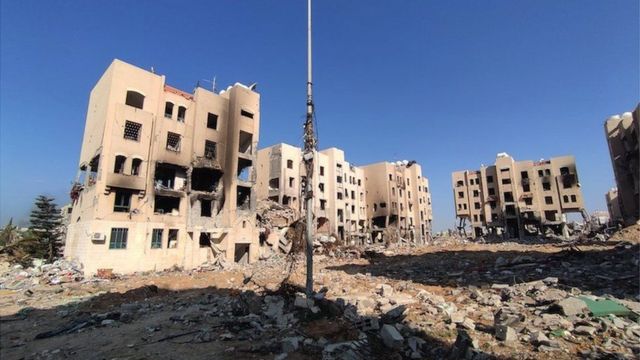 Uma viso da destruio quando as tropas israelenses se retiraram da rea aps uma operao terrestre nas ruas Barawi e Rabat, na provncia de Beit Lahia, no norte de Gaza, em 31 de dezembro de 2023