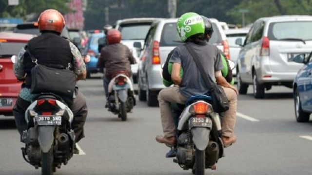 Pengemudi Gojek bercerita mereka hampir tak punya peluang untuk membela diri jika dikomplain oleh penumpang. 