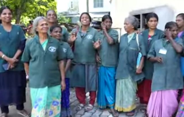 பரப்பனங்காடியை தூய்மையாக வைத்திருப்பதில் முக்கிய பங்காற்றும், ஹரித கர்ம சேனாவைச் சேர்ந்த 11 தூய்மைப் பணியாளர்கள் தற்போது ரூ.10 கோடி லாட்டரியை வென்றுள்ளனர்