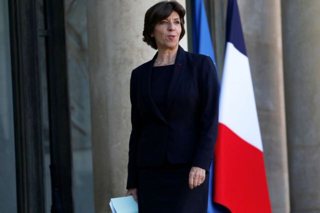 وزیر خارجه فرانسه گفت که ایران بهتر است به جای انتقاد از فرانسه نگاهی به اتفاقات درون کشور بکند