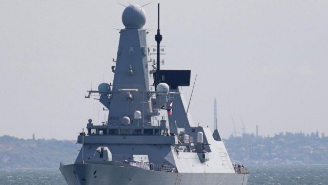 Британський есмінець HMS Defender в порту Одеси