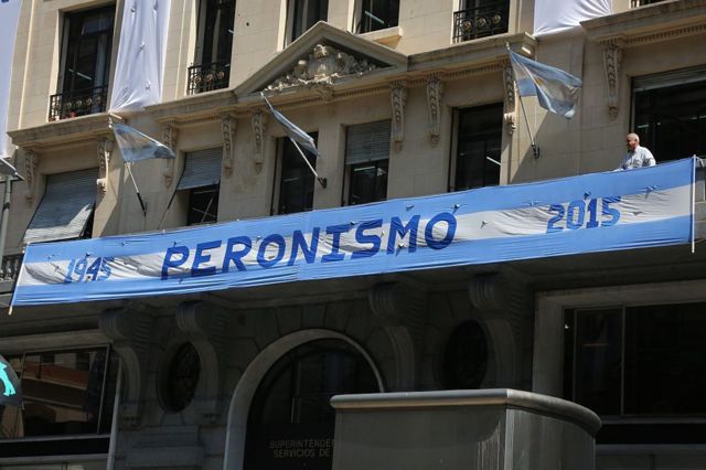 Pancarta en apoyo al peronismo durante la campaña de las elecciones presidenciales de 2015 en Buenos Aires.