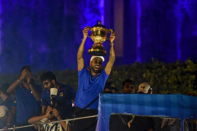 தோனி vs ஹர்திக்