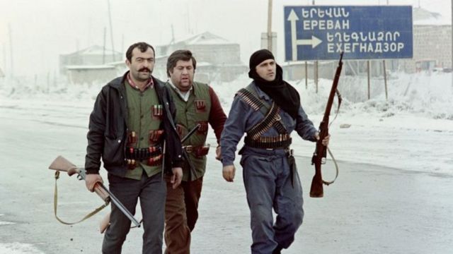 Hombres armados en territorio soviético en disputa