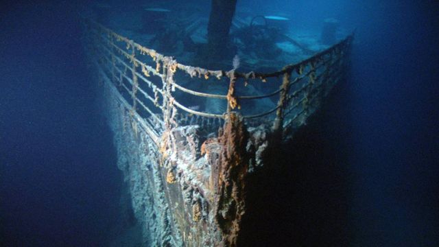 Titanic buhoro buhoro irimo gushwanyagurika kubera ingufu zo mu nyanja, microbes zirya ibyuma, n'ibindi biyangiza 