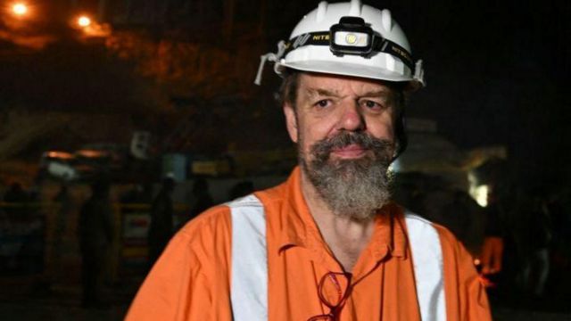 சுரங்க கட்டுமான நிபுணர் அர்னால்ட் டிக்ஸ் என்ன கூறுகிறார்?