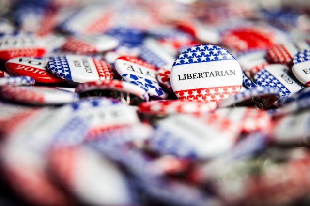 Símbolos con la palabra libertarismo en inglés
