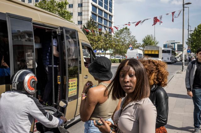 Esenyurt'ta Afrika'nın çok farklı ülkelerinden göçmenler de bulunuyor.