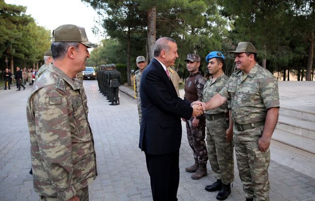 Erdogan iyo militeriga Turkiga