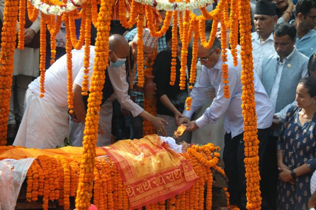 सीता दाहालको 'काजकिरिया नहुने', राजकीय सम्मानबारे उठ्यो प्रश्न