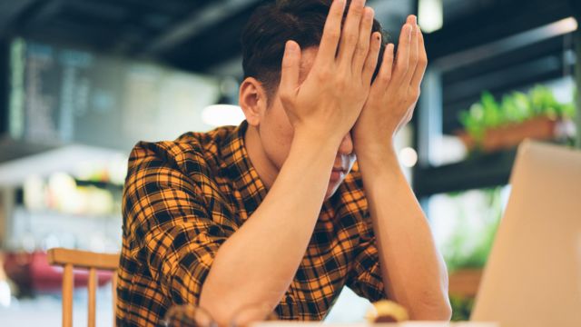 அலுவலக வேலை ஏன் சோர்வை தருகிறது? - பின்னனியில் உள்ள ஆபத்தான காரணம்