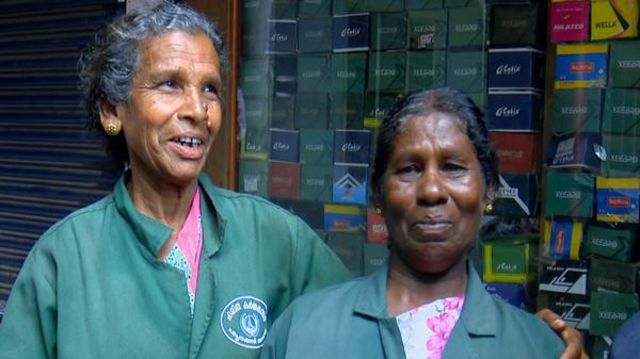 கேரளாவில் 11 பெண் துப்புரவு பணியாளர்கள் ரூ.10 கோடி மழைக்கால லாட்டரியை வென்றுள்ளனர்