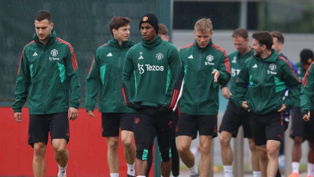 Manchester United players prepare for the FA Cup final