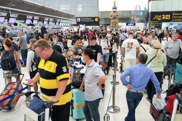 Tourists at Suvarnabhumi Airport