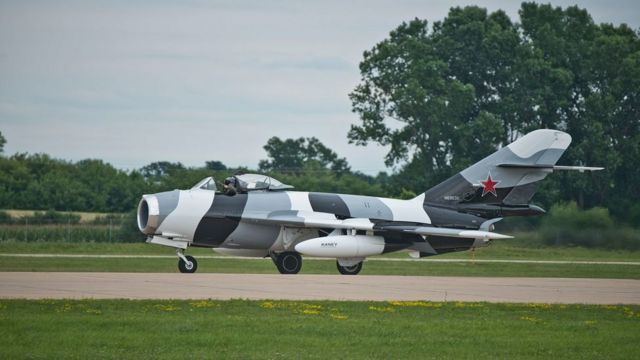 MiG-17 uçağı, Vietnam Savaşı'nda Kuzey Vietnam tarafından kullanıldı ve ABD uçakları için büyük tehlike yarattı