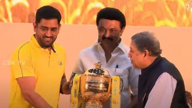 தோனிக்கு செல்லுமிடமெல்லாம் சிறப்பு