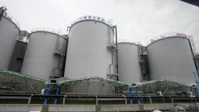 Nước thải từ nhà máy điện hạt nhân Fukushima được chứa trong bể chứa suốt nhiều năm