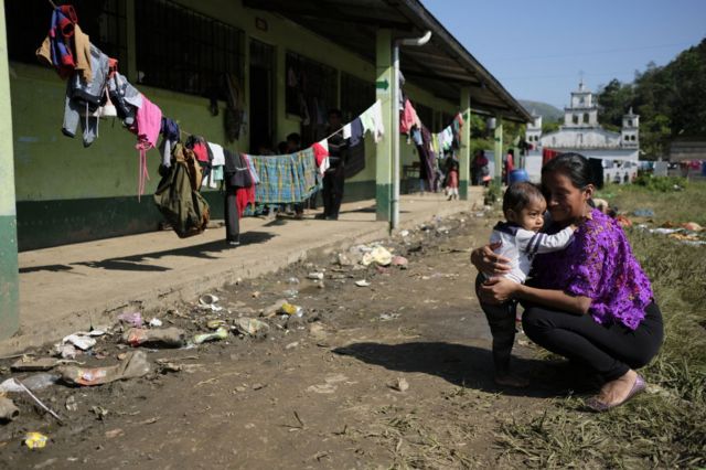Mujer con bebé en Guatemala