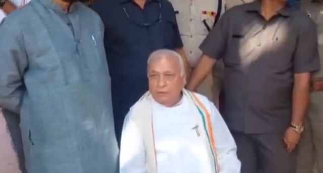 கேரள ஆளுநர் தர்ணா 