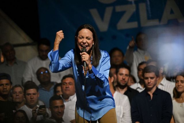 María Corina Machado interviene en un mitin tras su victoria en las primarias de la oposición venezolana. 