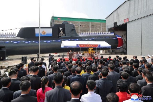 La ceremonia de botadura del submarino