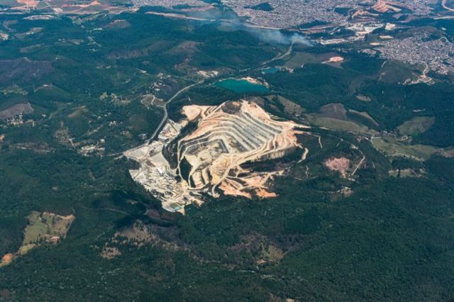 Campo de mineração no Brasil