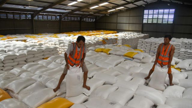 Menteri Pertanian Andi Amran Sulaiman menjelaskan kasus impor beras