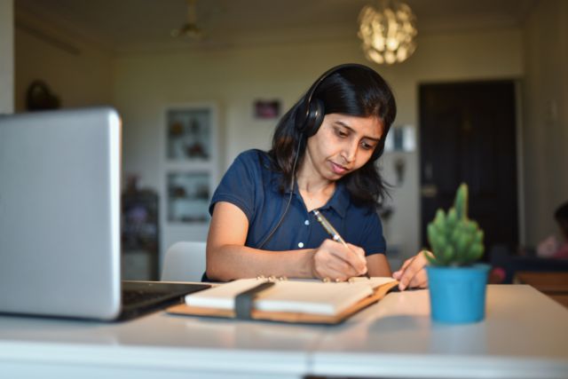 அலுவலக பணி சூழல்