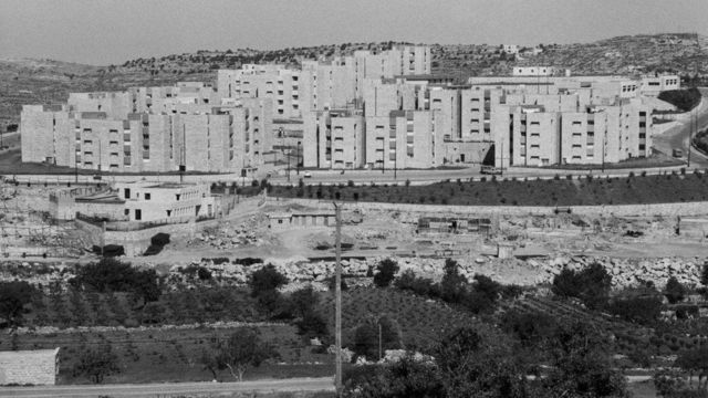 Una vista del asentamiento judío Kiryat Arba