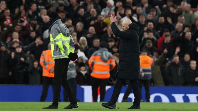 United fans react as Amad Diallo comes off the bench for Atalanta