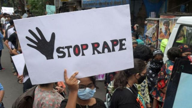 காஞ்சிபுரத்தில் ஆண் நண்பர் கண்ணெதிரே கல்லூரி மாணவி கூட்டு பாலியல் வன்புணர்வு செய்யப்பட்டதாக குற்றச்சாட்டு