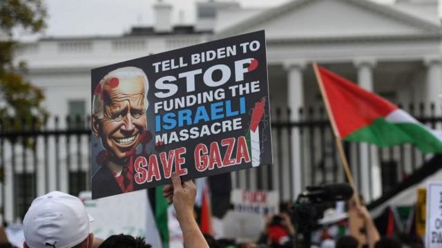 Guerra Israel y Hamás: la profunda división que causa el conflicto en Gaza entre los demócratas en EE.UU. y el impacto que está teniendo en la popularidad de Biden - BBC News
